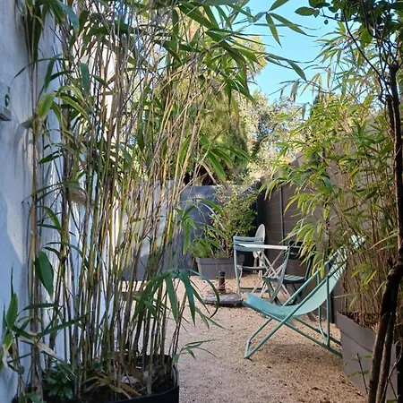 Apartment Studio: Quiet Oasis With Pool In Villeneuve-lès-avignon Villeneuve-les-Avignon
