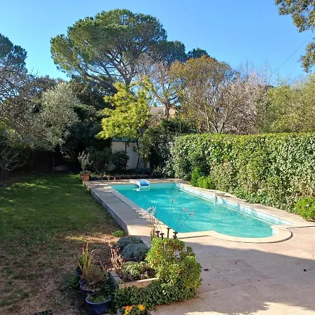 Studio: Quiet Oasis With Pool In Villeneuve-lès-avignon Apartment Villeneuve-les-Avignon