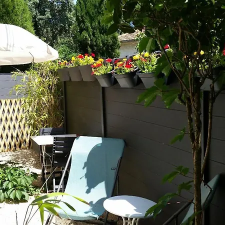 Studio: Quiet Oasis With Pool In Villeneuve-lès-avignon Apartment *